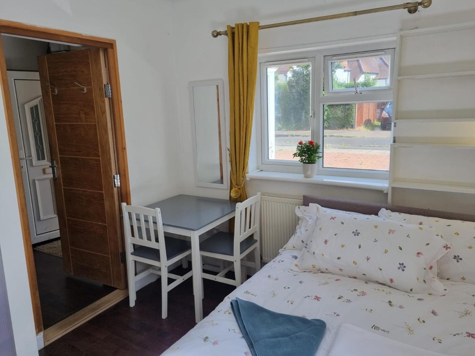 Cosy, Quiet, Flat Apartment *